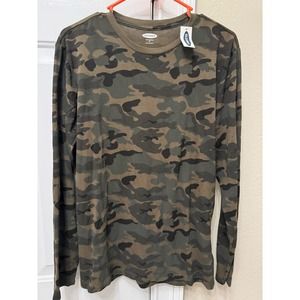 Camo shirt new with tags‎